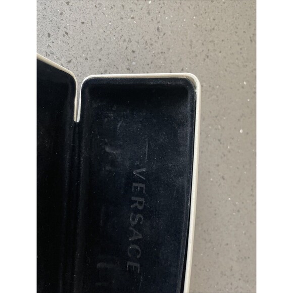VERSACE WHITE HARD LEATHER CLAMSHELL SUNGLASSES EYEGLASSES CASE 160mmx70mmx55mm - Picture 10 of 11
